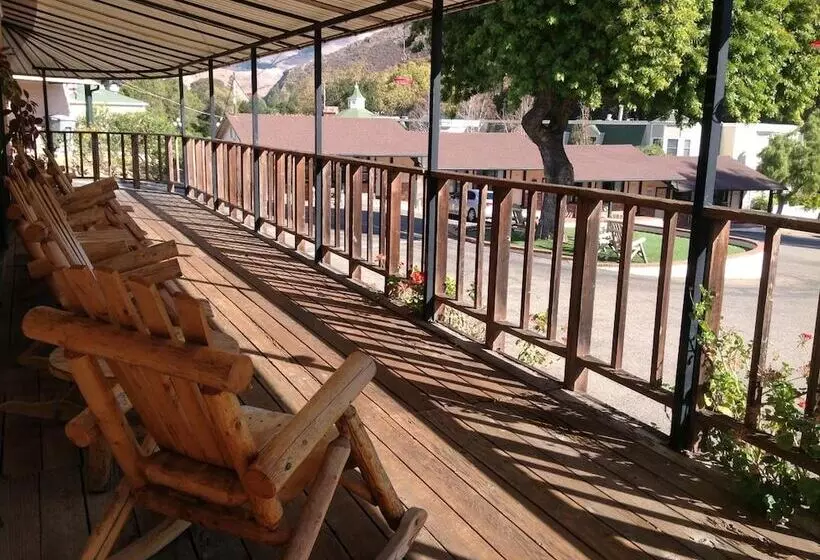 Hotelli Peach Tree Inn