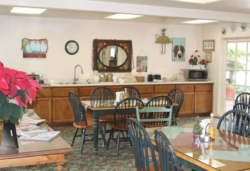 Hotelli Peach Tree Inn