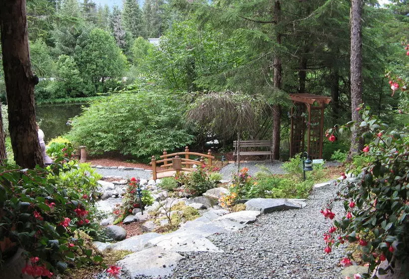 هتل Pearsons Pond Luxury Inn & Adenture Spa