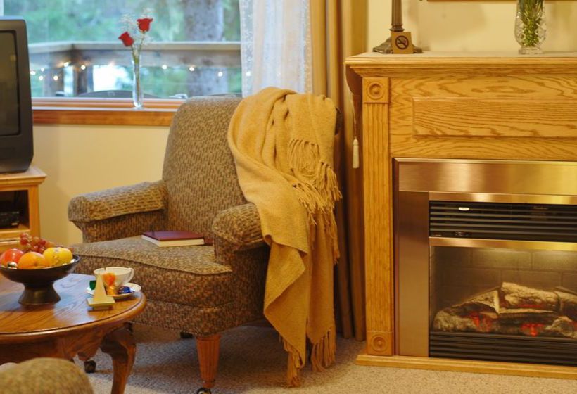 Отель Pearsons Pond Luxury Inn & Adenture Spa