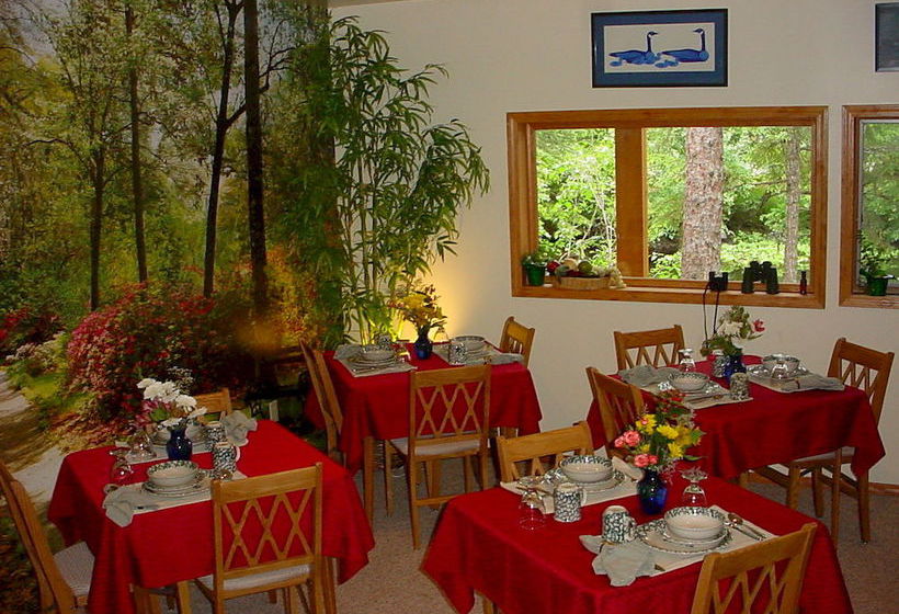 Отель Pearsons Pond Luxury Inn & Adenture Spa