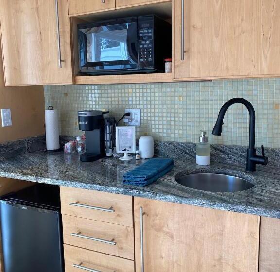 Отель Pikes Peak Paradise Bed And Breakfast