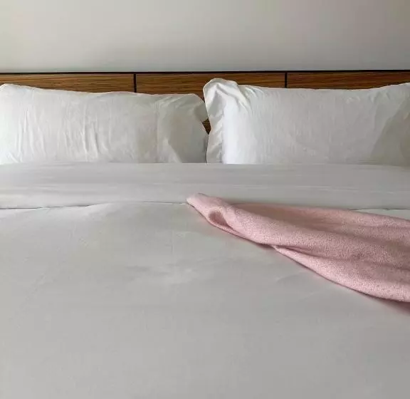 בית מלון כפרי Pikes Peak Paradise Bed And Breakfast