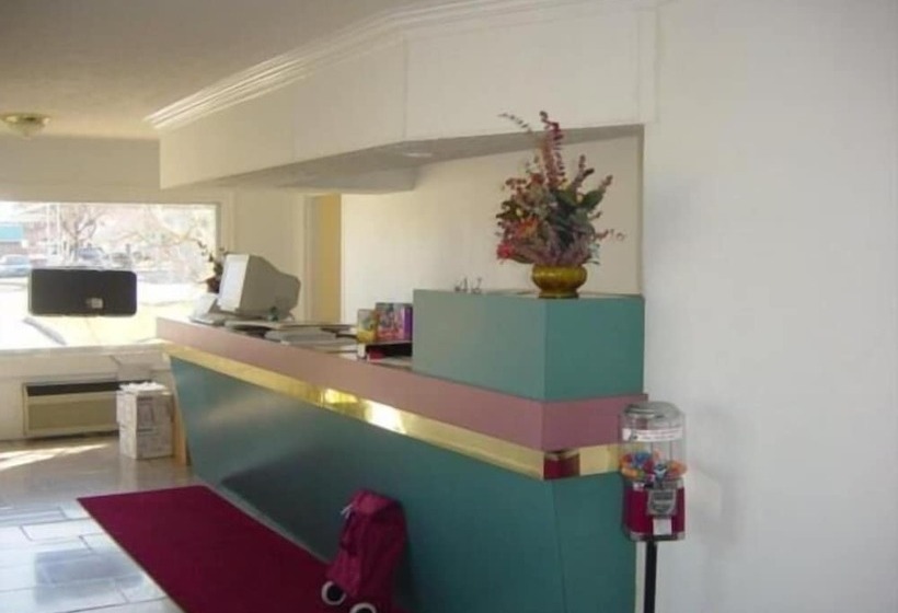 فندق Prestige Inn