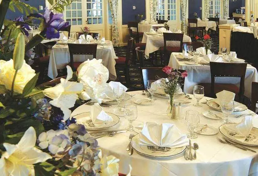 هتل Nittany Lion Inn