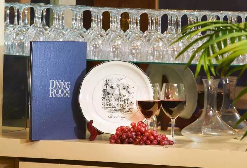 هتل Nittany Lion Inn