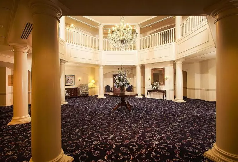 هتل Nittany Lion Inn