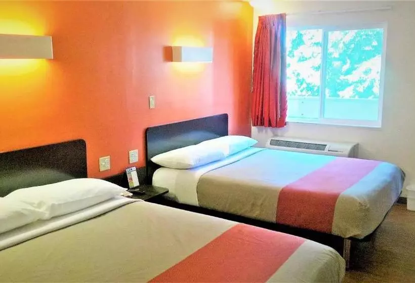 Motel 6 Mcminnville, Or