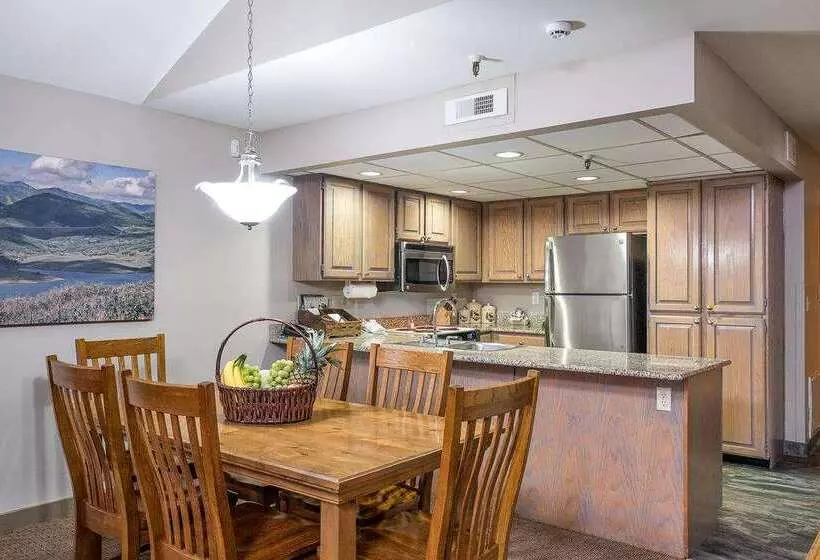 Park Plaza Resort, Ascend Hotel Collection