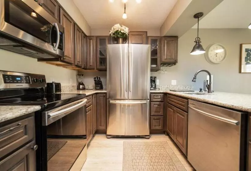 Pointe Royale Golf Resort