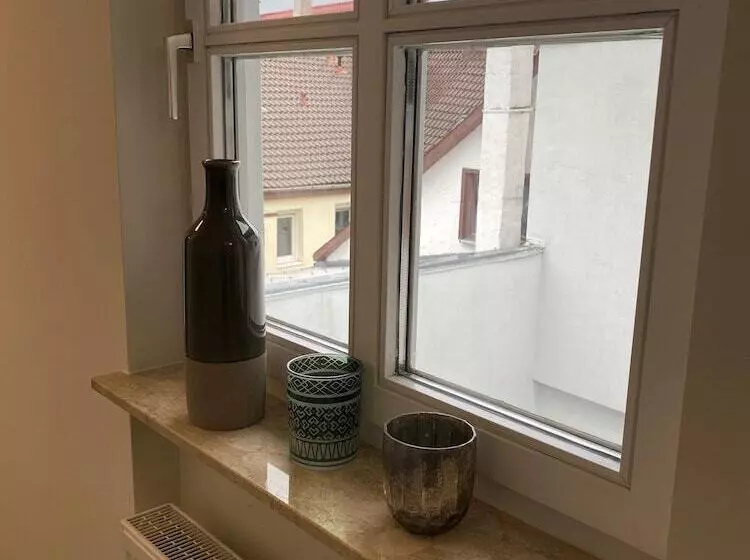 Aamiaismajoitus (B&B) Boutique Hotel Q8 By Simplex