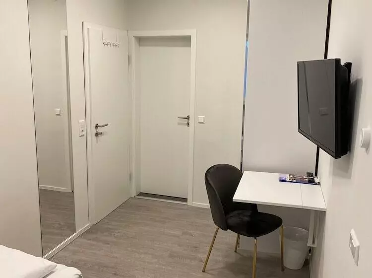 Aamiaismajoitus (B&B) Boutique Hotel Q8 By Simplex