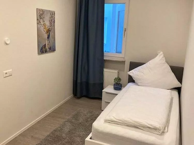 Aamiaismajoitus (B&B) Boutique Hotel Q8 By Simplex