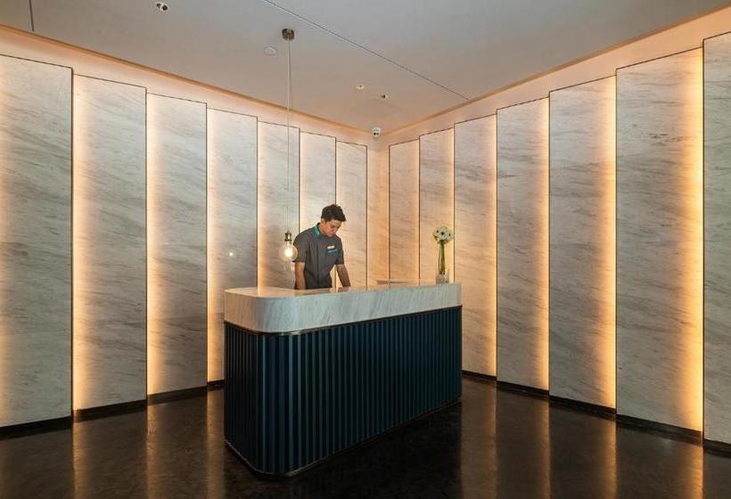 Отель Amber Residence