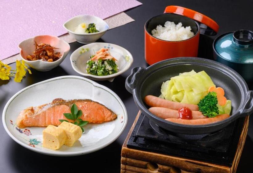 Отель Kuwana Green