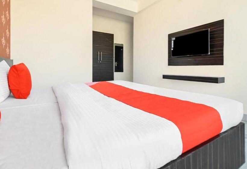 ホテル Oyo 61511 Symphony