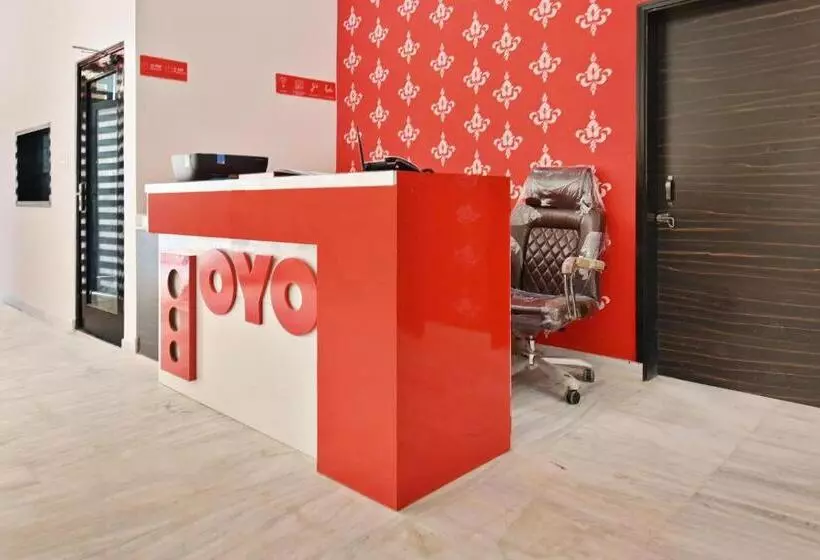 ホテル Oyo 61511  Symphony