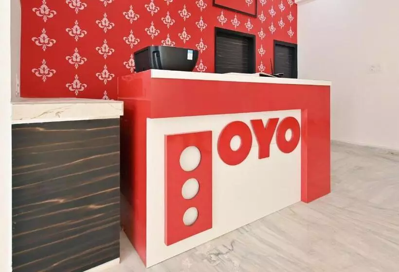 ホテル Oyo 61511  Symphony