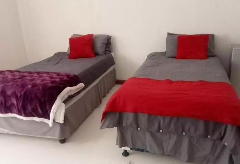 ペンション Holy And Joy Guesthouse