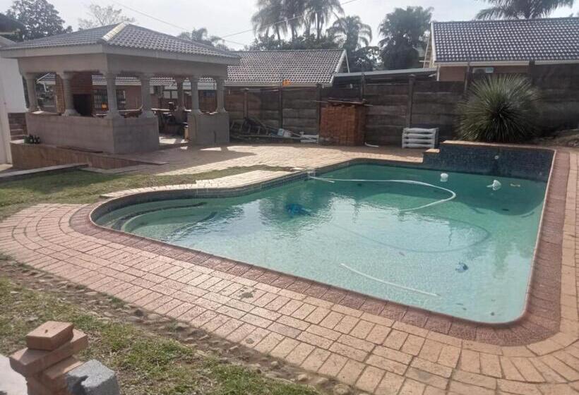 פנסיון Holy And Joy Guesthouse