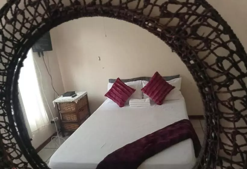 ペンション Holy And Joy Guesthouse