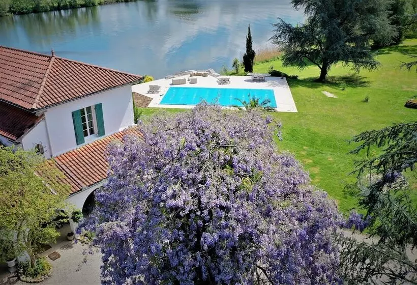 ベッドアンドブレックファースト Domaine Du Beau Rivage