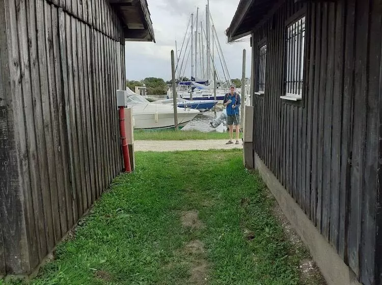 تختخواب و صبحانه La Chambre D Hotes Chez Titi