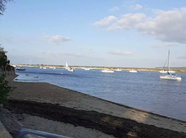 تختخواب و صبحانه La Chambre D Hotes Chez Titi