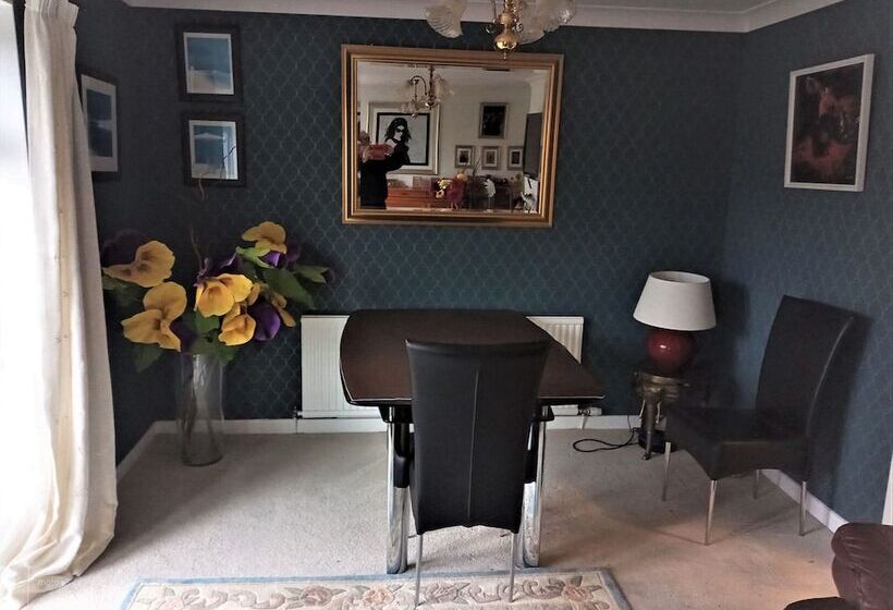 住宿加早餐  The Willow