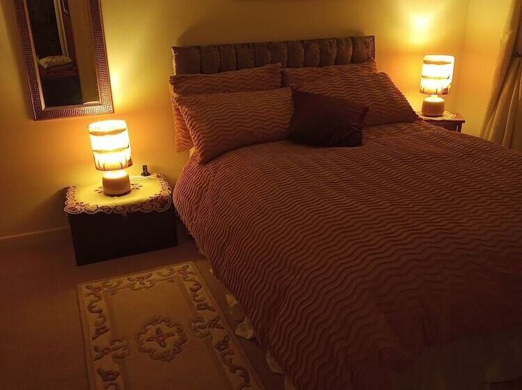 住宿加早餐  The Willow