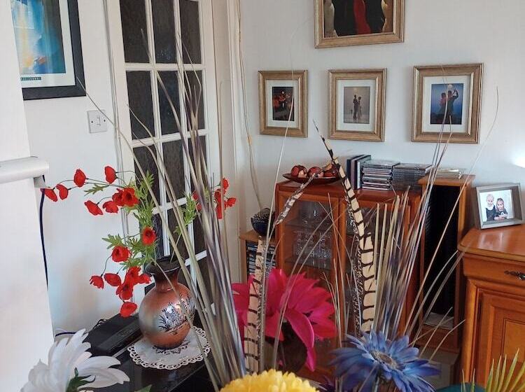 住宿加早餐  The Willow