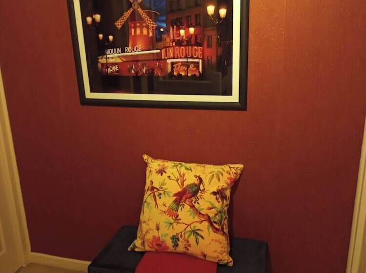 住宿加早餐  The Willow