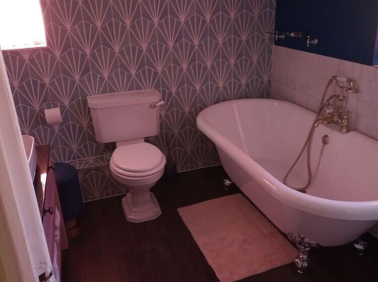 住宿加早餐  The Willow