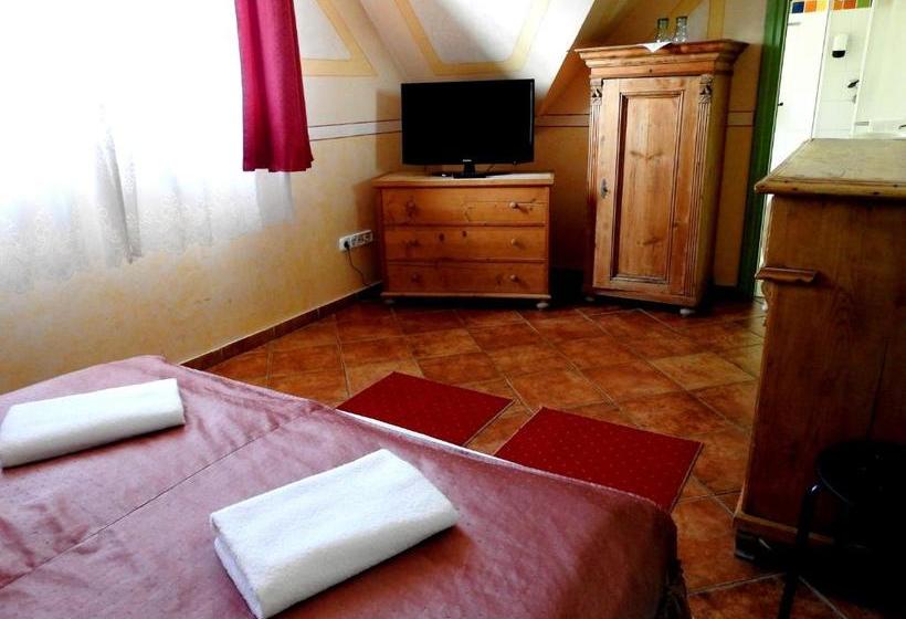 ペンション Charlie Fogadó Sé