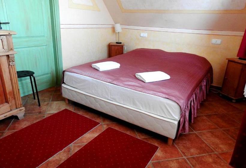 ペンション Charlie Fogadó Sé