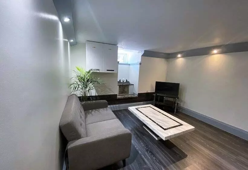 ペンション Harlestone Retreat  Adults Only