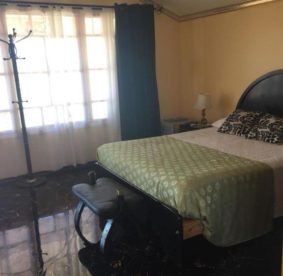 پانسیون Hostal Gipuzkoa