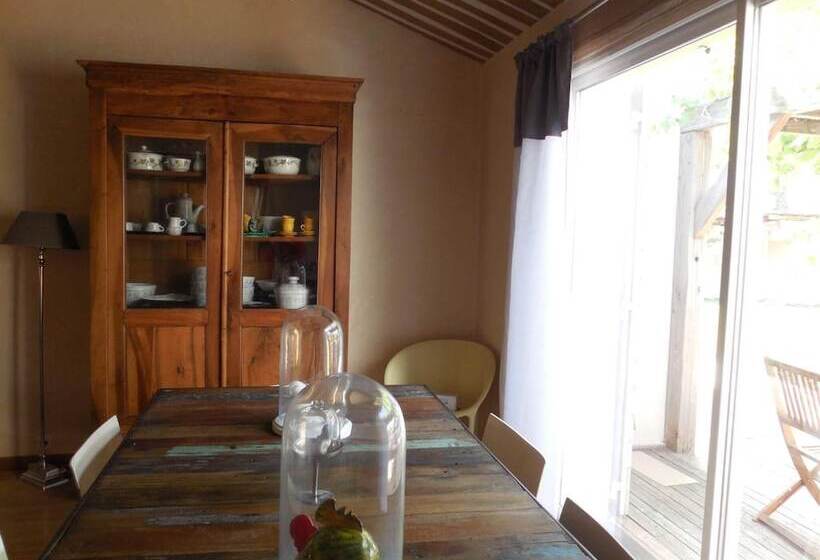 پانسیون La Maison Bleue