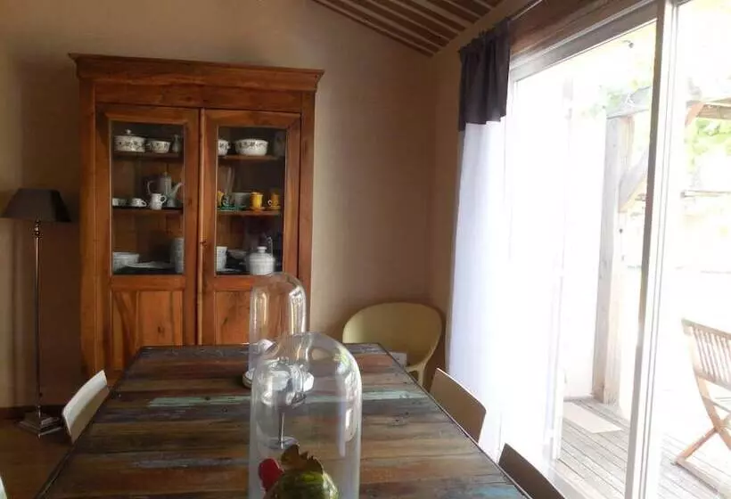 پانسیون La Maison Bleue