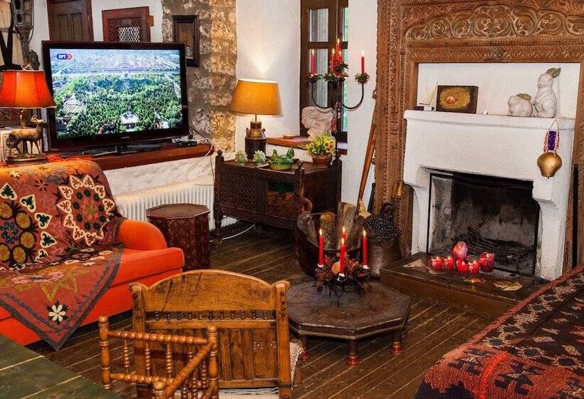 Picturesque Villa In Parnassos