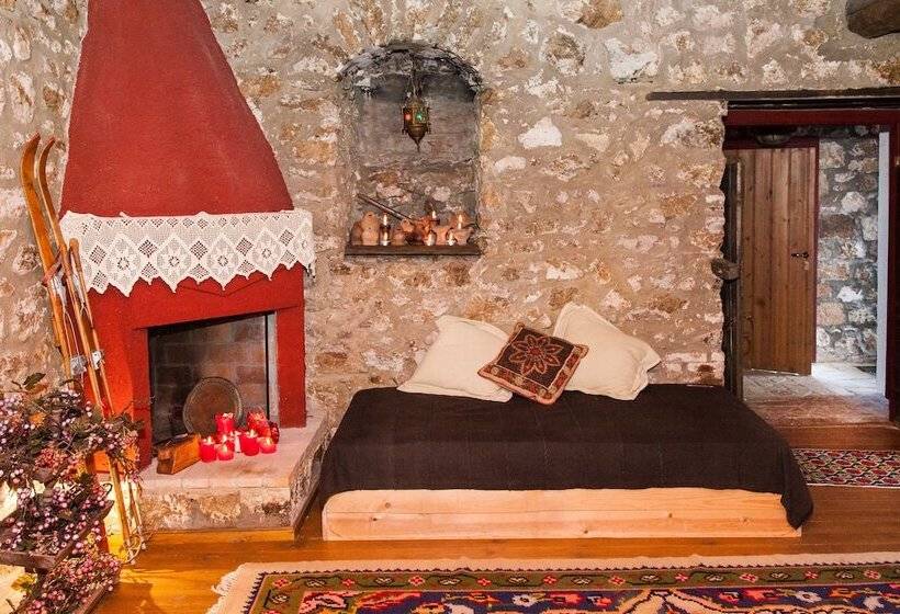 Picturesque Villa In Parnassos