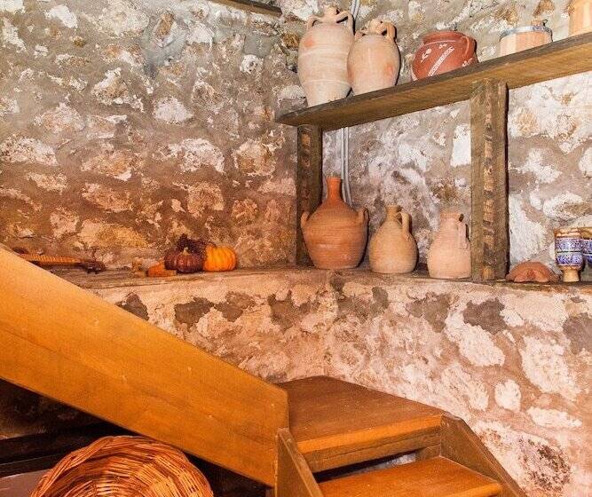 Picturesque Villa In Parnassos