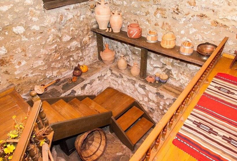 Picturesque Villa In Parnassos