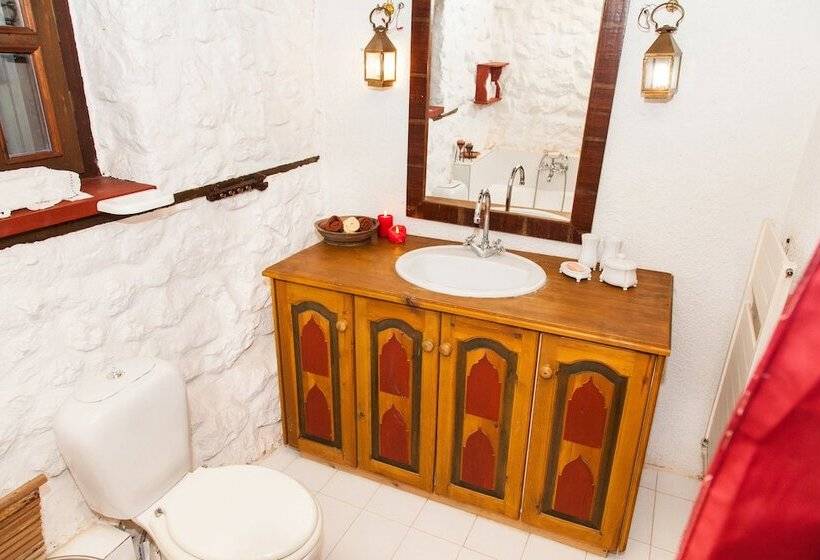 Picturesque Villa In Parnassos