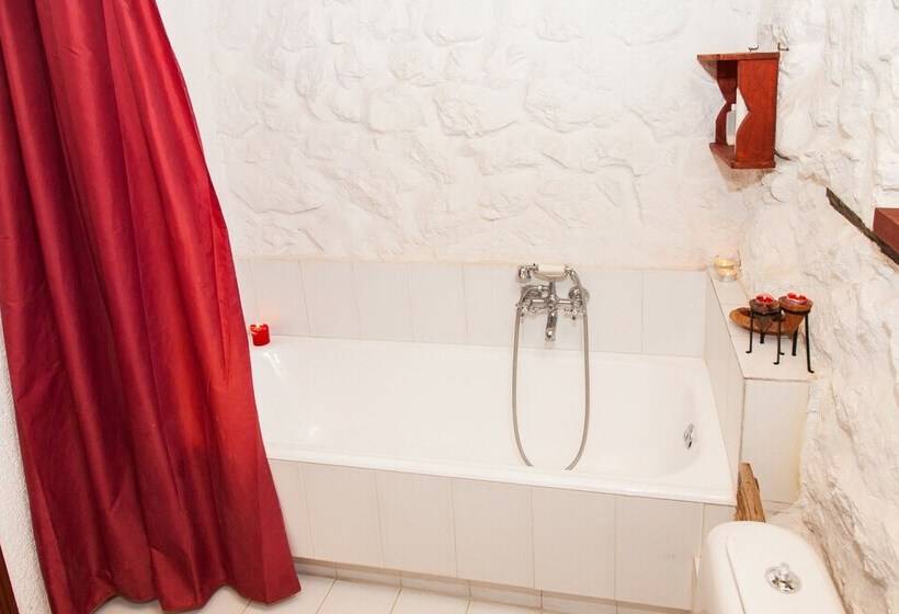 Picturesque Villa In Parnassos