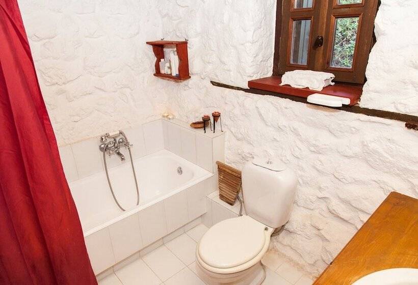 Picturesque Villa In Parnassos