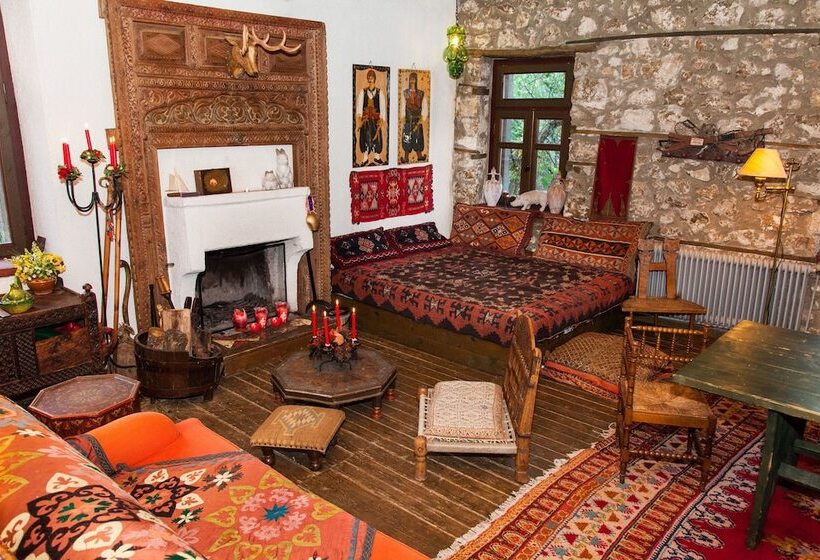 Picturesque Villa In Parnassos