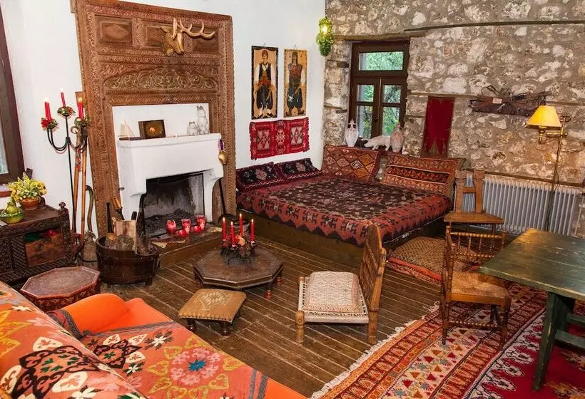 Picturesque Villa In Parnassos