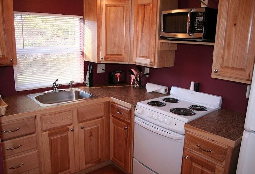 Triple R Cottages: 3