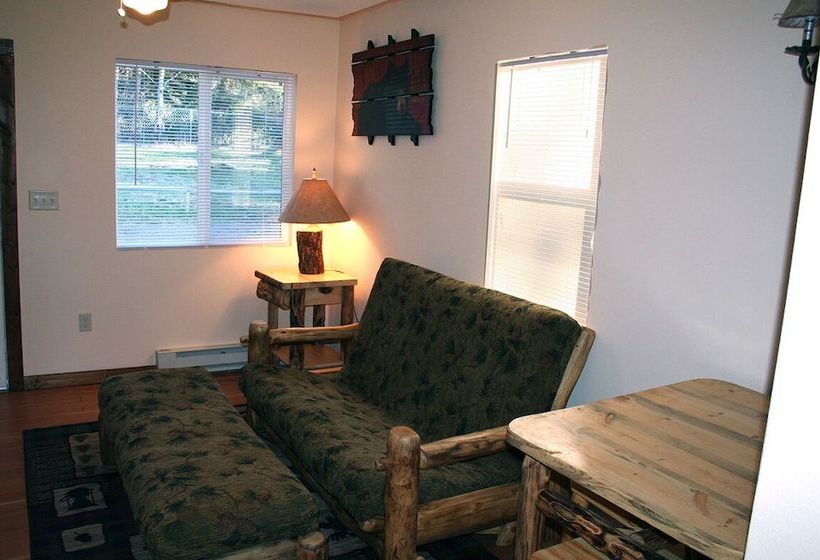 Triple R Cottages: 3